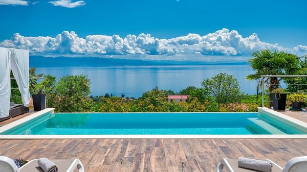 Villa LIna - prekrasna vila s infinity bazenom u blizini plaže