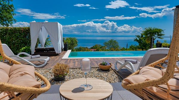 Villa LIna - prekrasna vila s infinity bazenom u blizini plaže