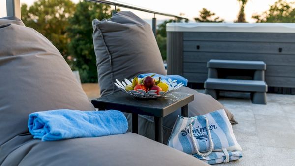 Predivna Villa Loma 1 s pogledom i bazenom na Krku