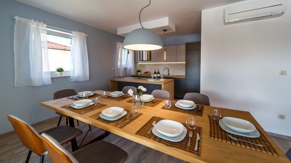 Predivna Villa Loma 1 s pogledom i bazenom na Krku