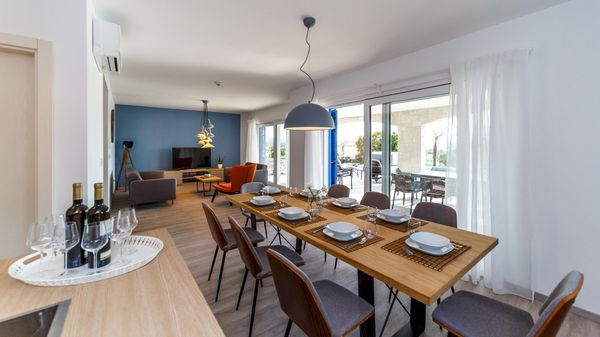 Predivna Villa Loma 1 s pogledom i bazenom na Krku