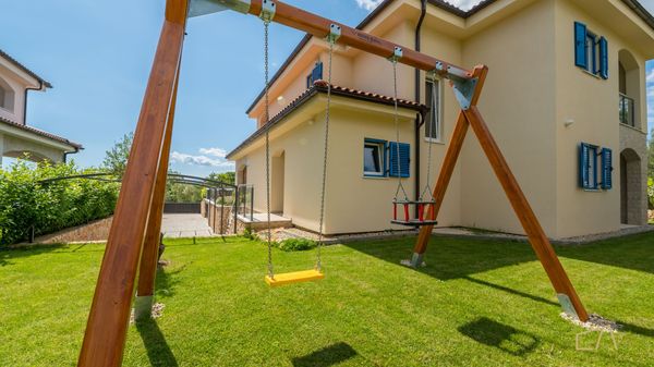 Predivna Villa Loma 1 s pogledom i bazenom na Krku