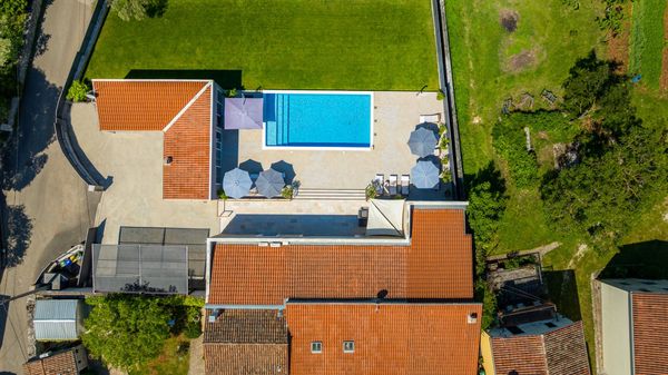 Villa Mabella -Vila s velikim privatnim bazenom, fitness salom, dječjom igraonicom i biljarom