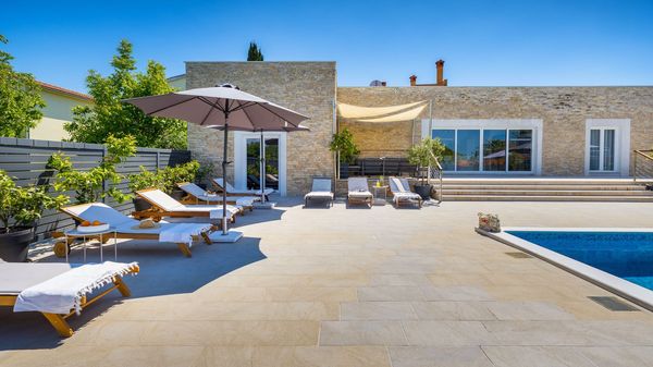 Villa Mabella -Vila s velikim privatnim bazenom, fitness salom, dječjom igraonicom i biljarom