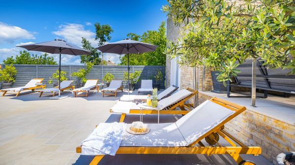 Villa Mabella -Vila s velikim privatnim bazenom, fitness salom, dječjom igraonicom i biljarom
