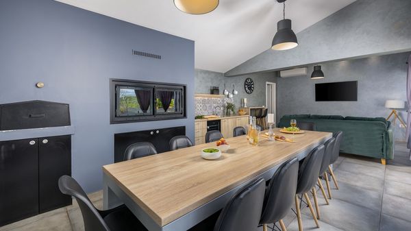 Villa Mabella -Vila s velikim privatnim bazenom, fitness salom, dječjom igraonicom i biljarom