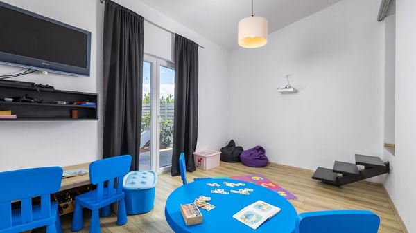 Villa Mabella -Vila s velikim privatnim bazenom, fitness salom, dječjom igraonicom i biljarom