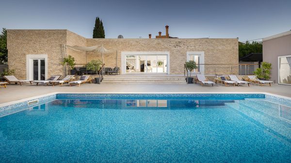 Villa Mabella -Vila s velikim privatnim bazenom, fitness salom, dječjom igraonicom i biljarom