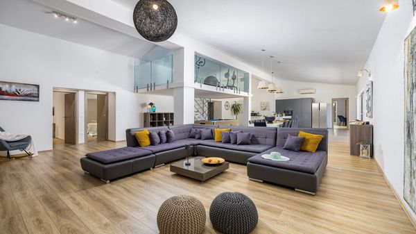 Villa Mabella -Vila s velikim privatnim bazenom, fitness salom, dječjom igraonicom i biljarom