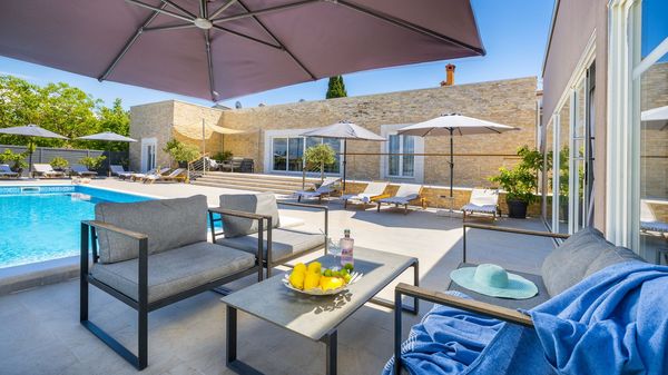 Villa Mabella -Vila s velikim privatnim bazenom, fitness salom, dječjom igraonicom i biljarom