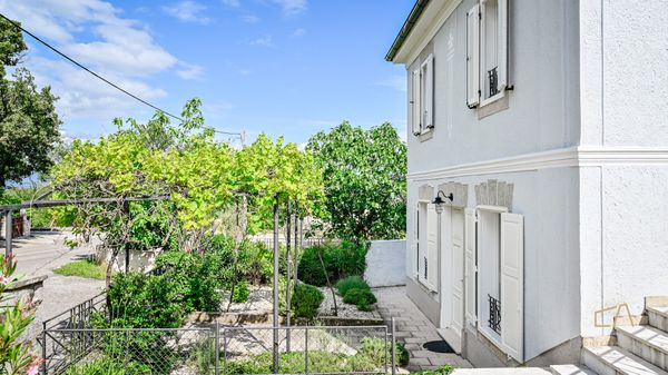 Familienfreundliche Villa Maria mit Außenpool und Grill auf Krk