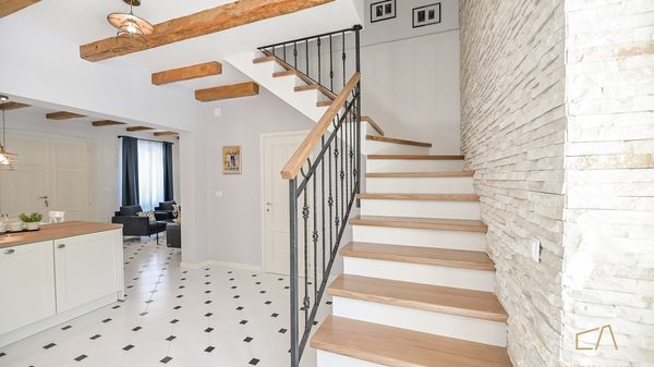 Familienfreundliche Villa Maria mit Außenpool und Grill auf Krk