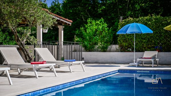 Familienfreundliche Villa Maria mit Außenpool und Grill auf Krk