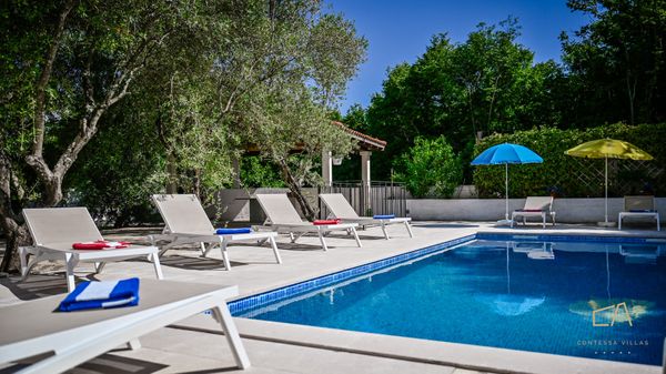 Familienfreundliche Villa Maria mit Außenpool und Grill auf Krk