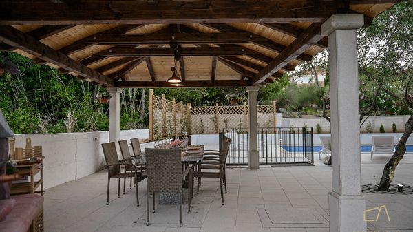 Familienfreundliche Villa Maria mit Außenpool und Grill auf Krk