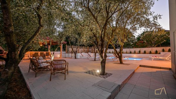 Familienfreundliche Villa Maria mit Außenpool und Grill auf Krk
