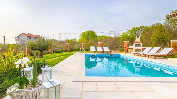 Traditional style Villa Maša with a pool and a 'tavern' on Krk