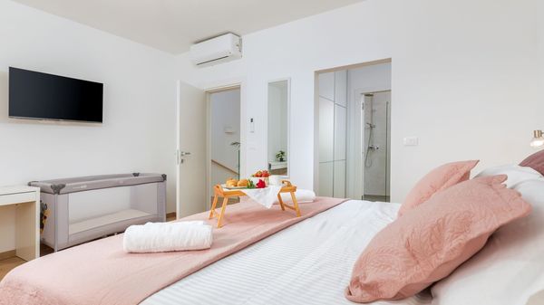 Villa Mateo - modern villa with private pool near the beach