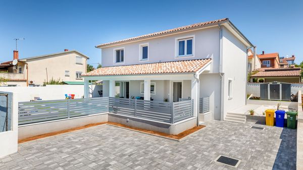 Villa Mateo - modern villa with private pool near the beach