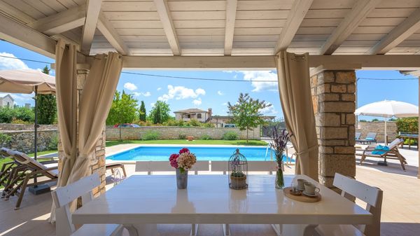 Villa Neo