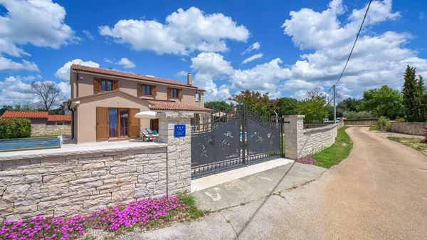 Villa Neo