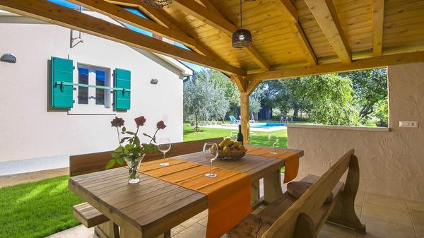 Villa Oliva - kuća sa bazenom u blizini Poreča