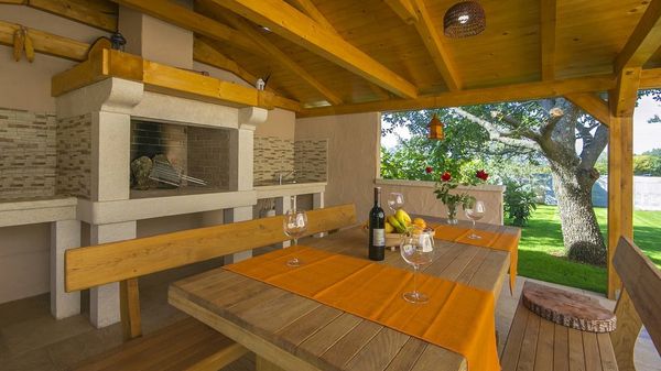 Villa Oliva - kuća sa bazenom u blizini Poreča