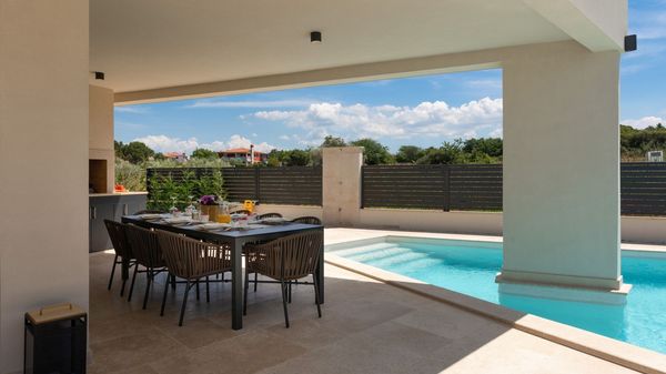Villa Perla with swimming pool and whirlpool