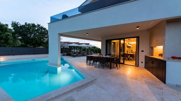 Villa Perla with swimming pool and whirlpool