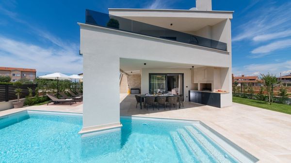 Villa Perla with swimming pool and whirlpool