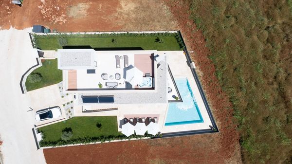 Villa Perla with swimming pool and whirlpool
