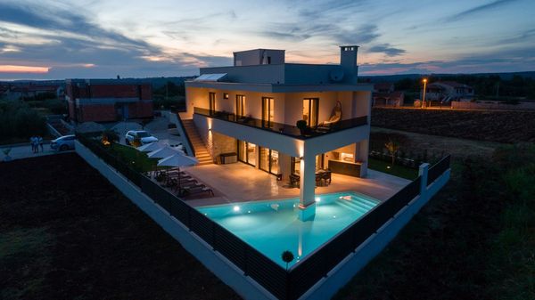 Villa Perla with swimming pool and whirlpool