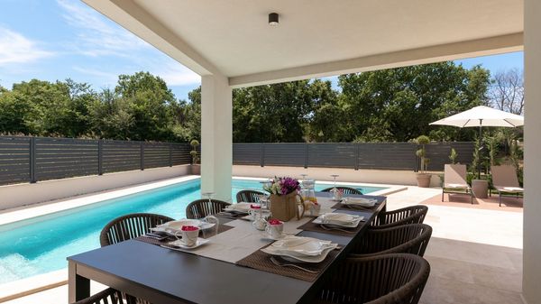 Villa Perla with swimming pool and whirlpool