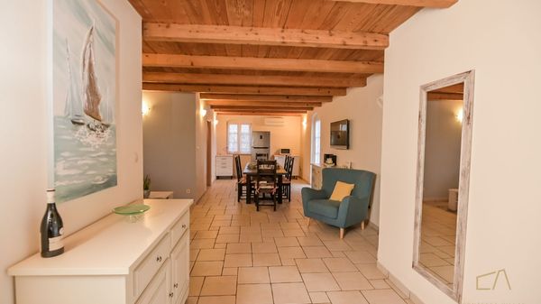 Traditionelle Villa Plasa mit Außenpool auf Krk