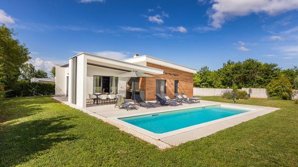 Villa Sama - Beautiful modern built villa with pool in Central Istria