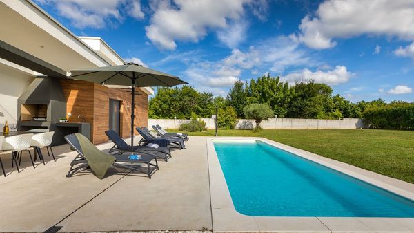 Villa Sama - Beautiful modern built villa with pool in Central Istria