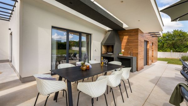 Villa Sama - Beautiful modern built villa with pool in Central Istria