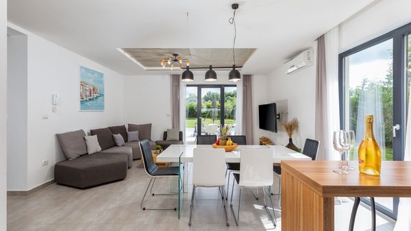 Villa Sama - Beautiful modern built villa with pool in Central Istria