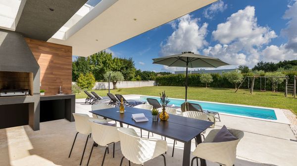 Villa Sama - Beautiful modern built villa with pool in Central Istria