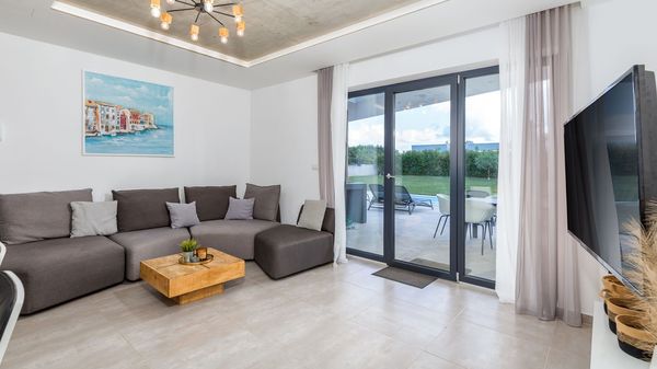 Villa Sama - Beautiful modern built villa with pool in Central Istria