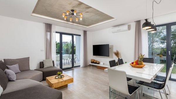 Villa Sama - Beautiful modern built villa with pool in Central Istria