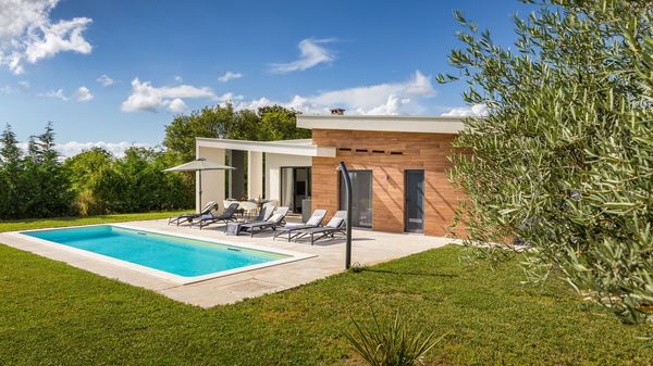 Villa Sama - Beautiful modern built villa with pool in Central Istria