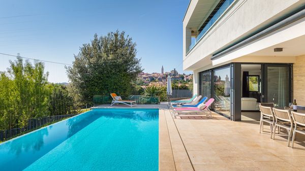 Villa Sara - Luxurious villa with private pool and sauna, near the beach in Vrsar