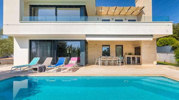 Villa Sara - Luxurious villa with private pool and sauna, near the beach in Vrsar