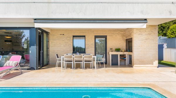 Villa Sara - Luxurious villa with private pool and sauna, near the beach in Vrsar
