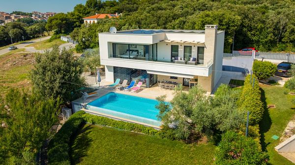 Villa Sara - Luxurious villa with private pool and sauna, near the beach in Vrsar