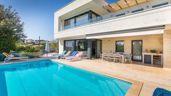 Villa Sara - Luxurious villa with private pool and sauna, near the beach in Vrsar