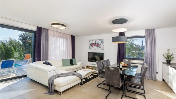 Villa Sara - Luxurious villa with private pool and sauna, near the beach in Vrsar