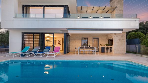 Villa Sara - Luxurious villa with private pool and sauna, near the beach in Vrsar