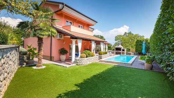 Villa Sole - mit beheiztem Pool, nahe dem Strand in Opatija